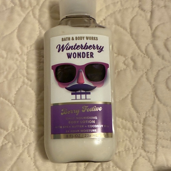 Bath and Body Bundle with Red Slippers with White Fleece Lining - Picture 4 of 5